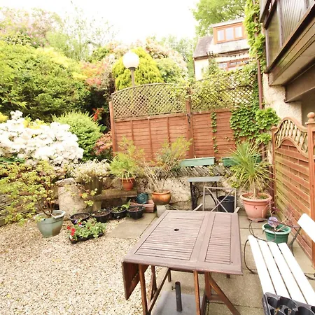 Tarn Hows Is Centrally Located Close To The Shops, Pubs, Restaurants And 別荘 コニストン