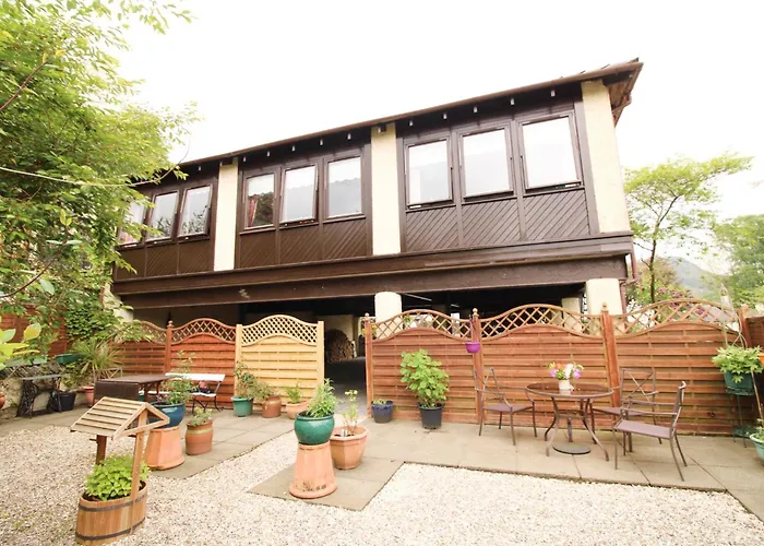 Tarn Hows Is Centrally Located Close To The Shops, Pubs, Restaurants And بيت للعطل *