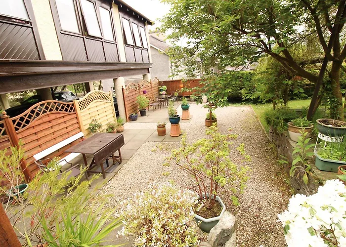 Tarn Hows Is Centrally Located Close To The Shops, Pubs, Restaurants And