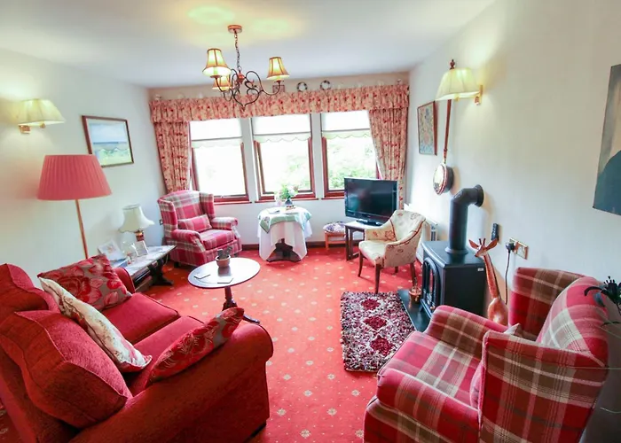 Tarn Hows Is Centrally Located Close To The Shops, Pubs, Restaurants And بيت للعطل *