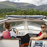Tarn Hows Is Centrally Located Close To The Shops, Pubs, Restaurants And *