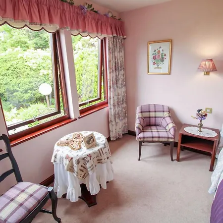 Tarn Hows Is Centrally Located Close To The Shops, Pubs, Restaurants And