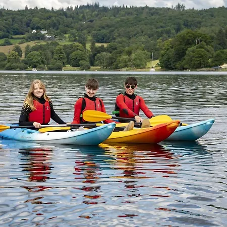 Tarn Hows Is Centrally Located Close To The Shops, Pubs, Restaurants And *